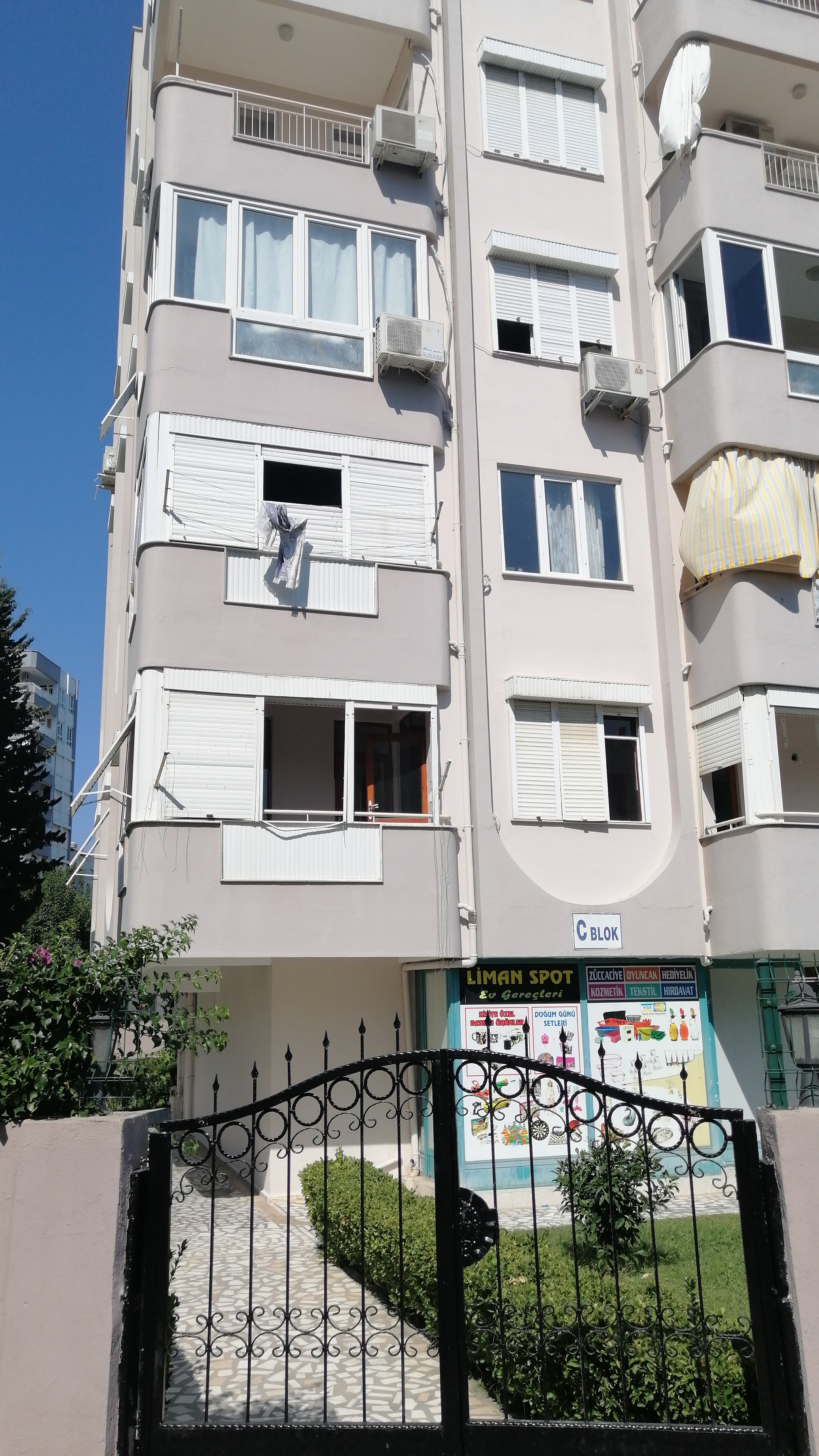 KONYAALTI PLAJINA YÜRÜME MESAFESİNDE 3+1 SATILIK DAİRE 