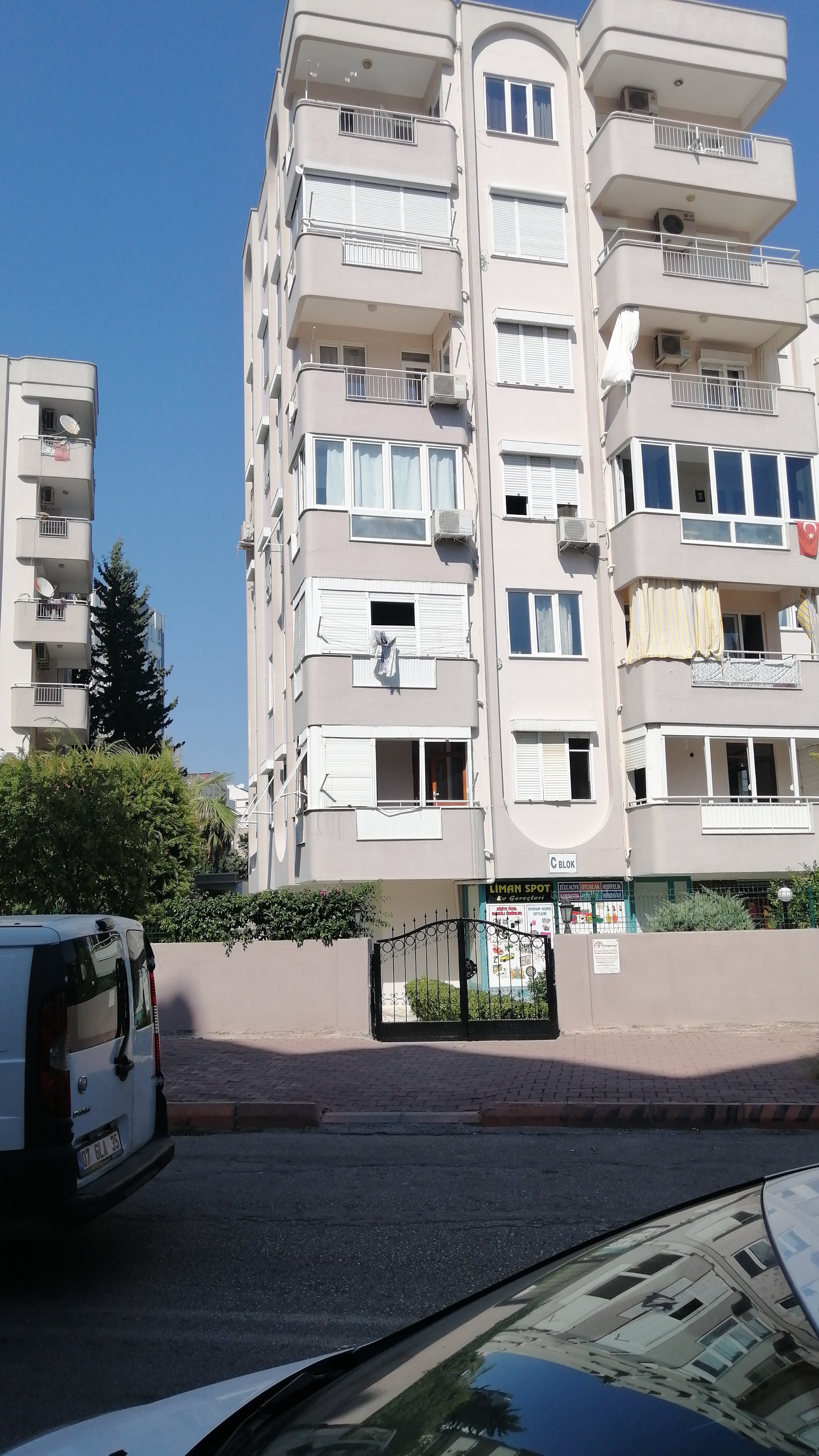 KONYAALTI PLAJINA YÜRÜME MESAFESİNDE 3+1 SATILIK DAİRE 