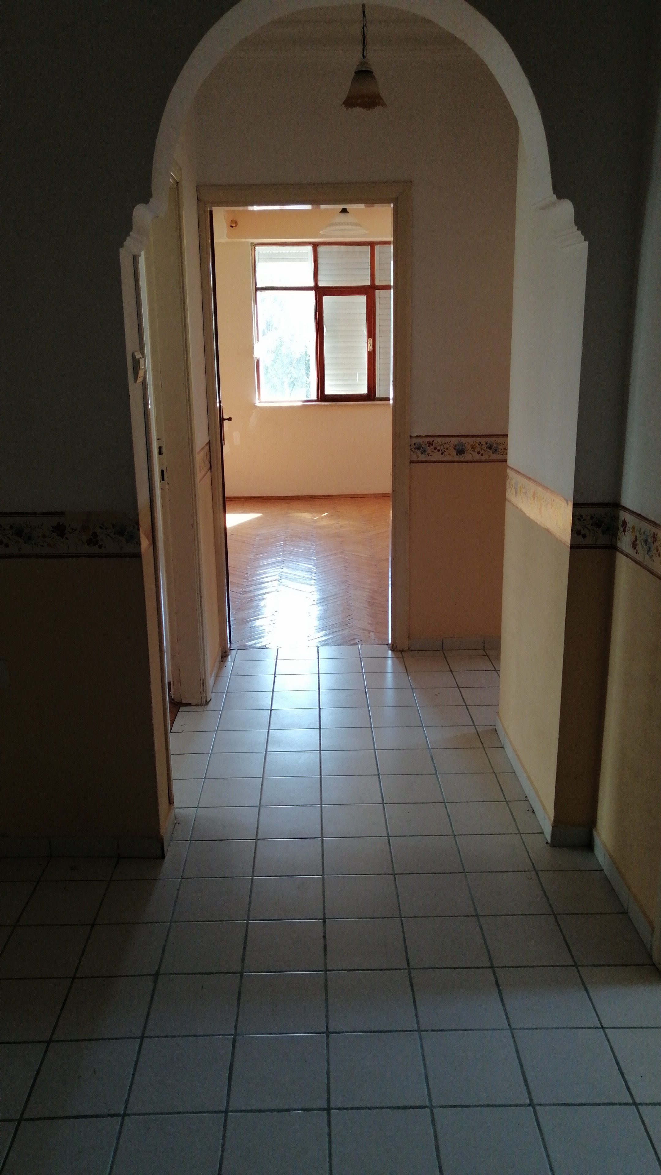 KONYAALTI PLAJINA YÜRÜME MESAFESİNDE 3+1 SATILIK DAİRE 